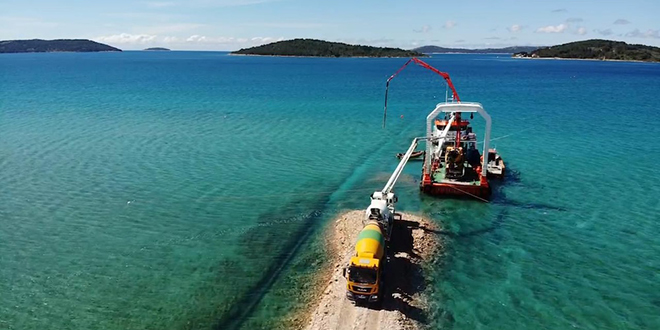 FOTO/VIDEO Postavljen najduži podmorski cjevovod u Hrvatskoj! 