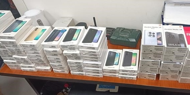 U Hrvarsku pokušao ilegalno uvesti 384 mobitela
