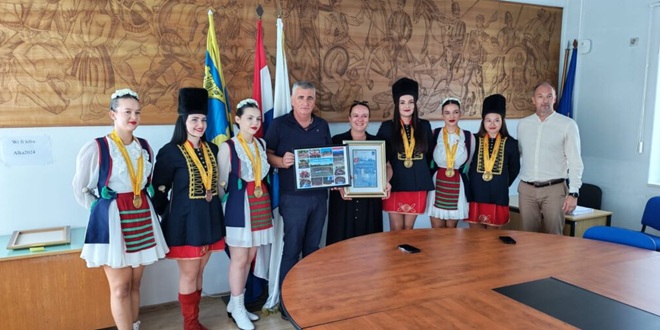 Gradonačelnik Bulj dodijelio zahvalnice kolektivima koji su obilježili Sinj u protekloj godini