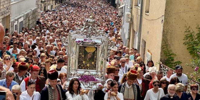 VIDEO Započela proslava Gospe Sinjske, donosimo djelić ozračja