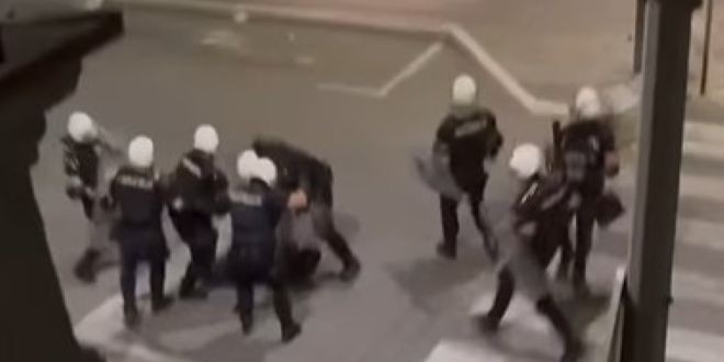 Policajci brutalno mlatili prosvjednike u Srbiji, šire se snimke