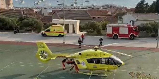 VIDEO Helikopterska hitna služba s liječnicima i DVD-om Komiža ponovno spašava život