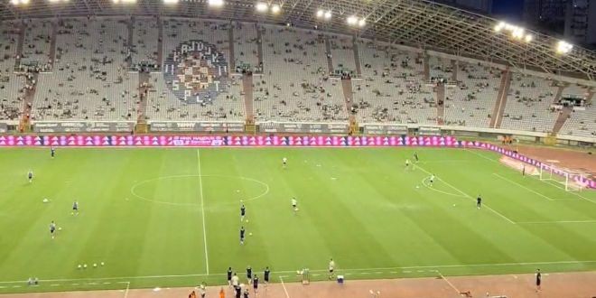 VIDEO: Pogledajte kako je izgledao izlazak Hajdukovih igrača na zagrijavanje