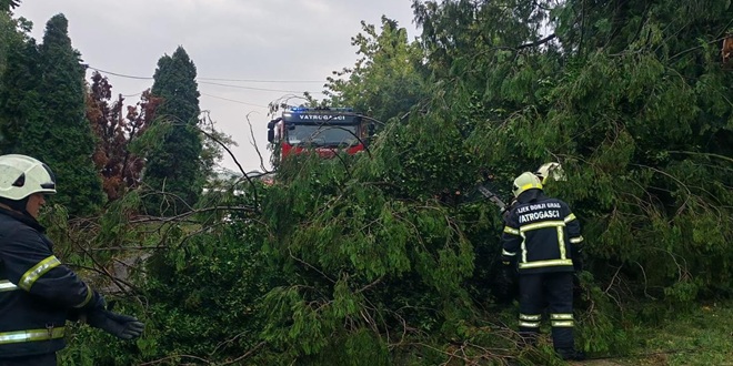 Olujno nevrijeme poharalo istok Hrvatske