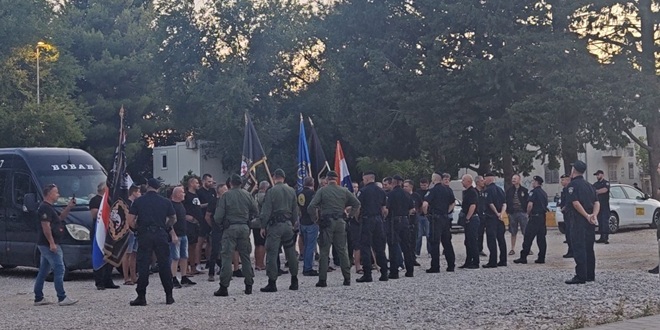 GLUMICA OPISALA UŽAS U BENKOVCU: Vikali su mi da sam kurva i greška prirode, pa se grlili s policajcima koji su nas od njih trebali štititi