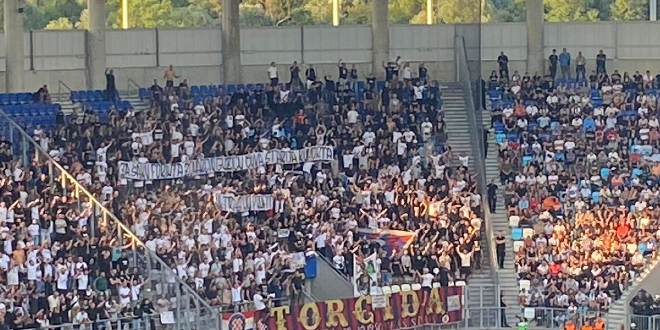 Torcida porukom prokomentirala stanje u NK Osijeku