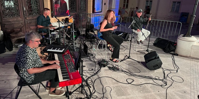 FOTO/VIDEO Na 'Spli'skim litnjim kolurima' večeras More More - jazz fusion band