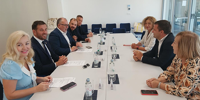 SASTANAK U SPLITU: Šuta i Hrebak o stambenim projektima i skrbi za starije