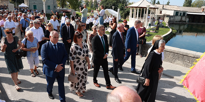 Boban u procesiji: 'Solin slavi vjeru, zajedništvo i slavne korijene'