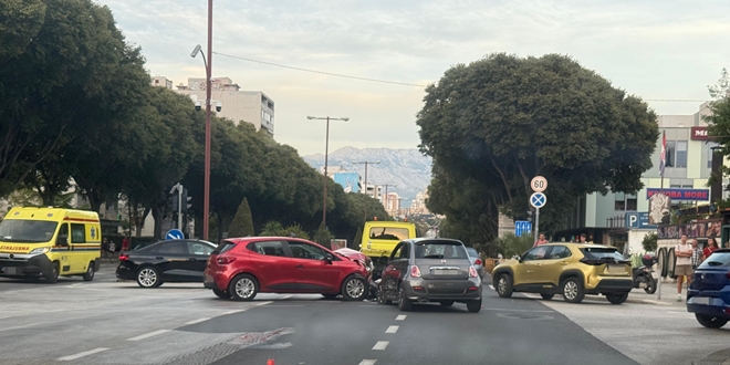PROMETNA NA POLJIČKOJ Jedna osoba ozlijeđena