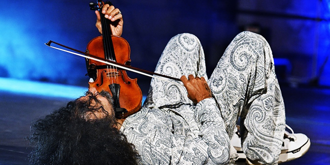 FOTOGALERIJA Ara Malikian očarao Peristil: Večer virtuoznosti i performansa pod zvijezdama