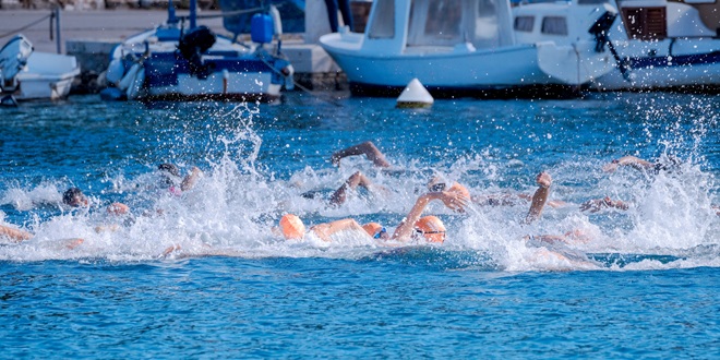 FAROS OPEN MARATON Fešta od plivanja u Starom Gradu
