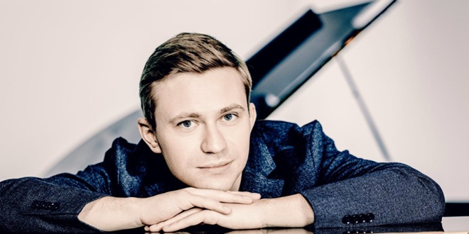 Ukrajinski klavirski virtuoz Dmytro Choni na 12. Piano Loop Festivalu