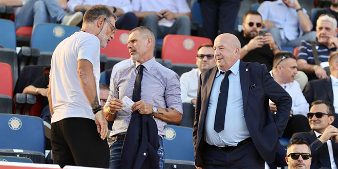 FOTOGALERIJA: Pogled na ložu, izgrlili se Boban i Bilić
