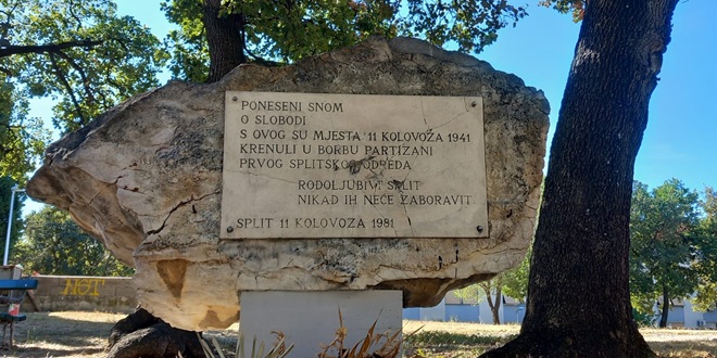 FOTO Još uvijek nije zamijenjena razbijena ploča spomenika Prvom splitskom partizanskom odredu