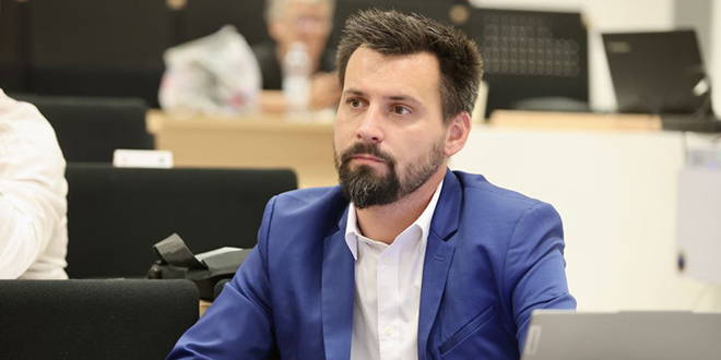 THOMPSON I NA SKUPŠTINI Ivošević: Ja sam Tuđmanovih stavova, ali mu je HDZ okrenuo leđa