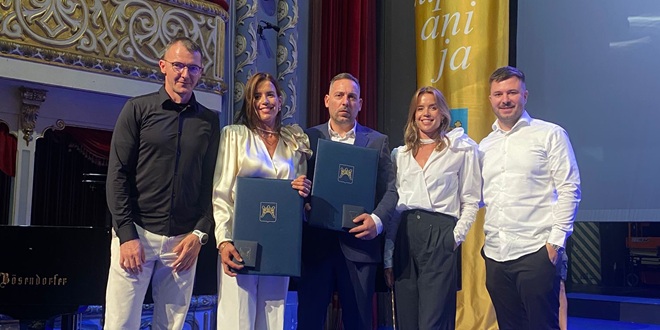 SVEČANA SJEDNICA: Tri laureata iz Taekwondo kluba Marjan