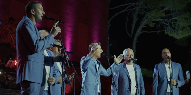 VIDEO Ususret koncertu u Splitu, Tomislav Bralić i klapa Intrade predstavljaju novi spot i pogled iza kulisa poznatog festivala