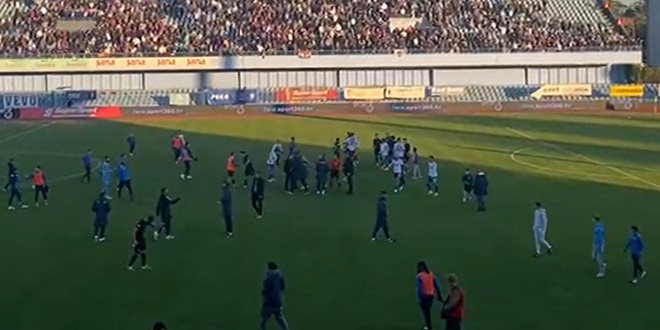 VIDEO: Pogledajte kako su igrači Hajduka ispraćeni nakon pobjede