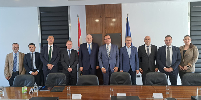 Hrvatska osigurava energetsku stabilnost: Potpisan ugovor za baterijsko skladište od 60 MW u Šibeniku