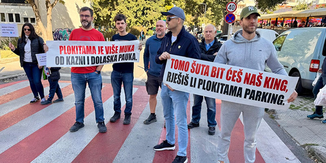 FOTO/VIDEO Stanovnici na Plokitama prosvjedovali zbog garaže