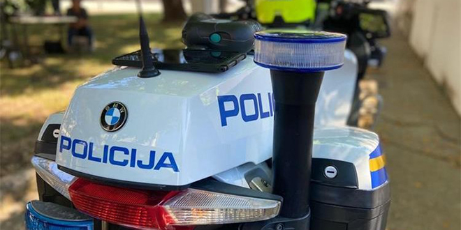 Zaustavljen pijan za volanom, policija je tražila zadržavanje