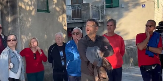 VIDEO Solinski gradonačelnik sa stanovnicima MO Priko vode