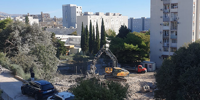 Dimnjak nekadašnje toplane na Blatinama otišao u povijest