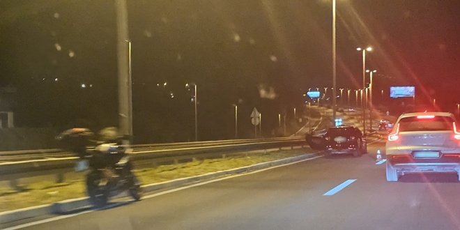 PROMETNA U KAŠTELIMA Sudar automobila i motocikla