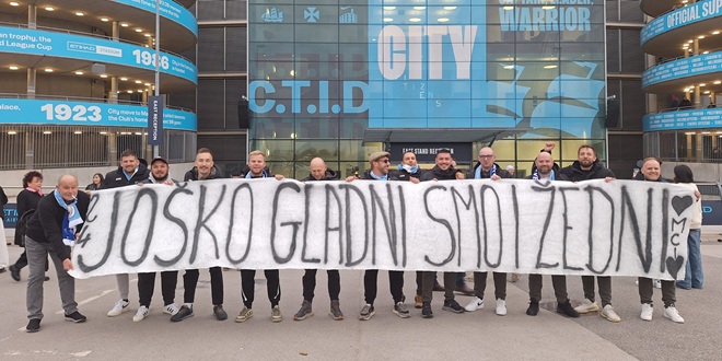 Splitska ekipa na utakmici u Manchesteru, imali su poruku za hrvatskog reprezentativca