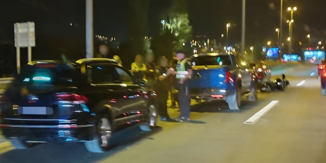 PROMETNA NA BRZOJ CESTI Sudar dva vozila i motora