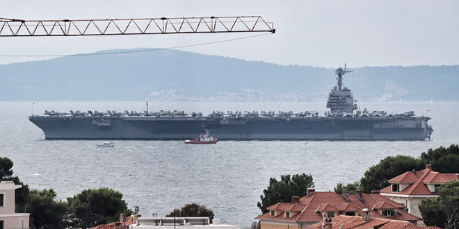 VIDEO Američki nosač zrakoplova USS Gerald R. Ford uplovio u splitski akvatorij