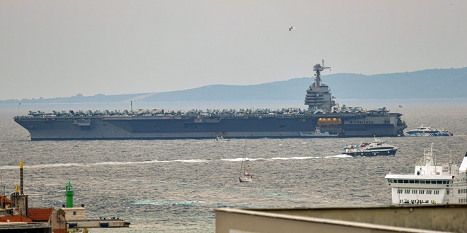 VIDEO Američki nosač zrakoplova USS Gerald R. Ford uplovio u splitski akvatorij