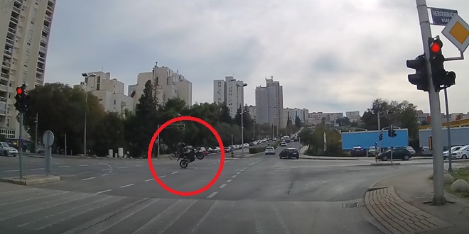 VIDEO 'Na kolo' kroz široko raskrižje