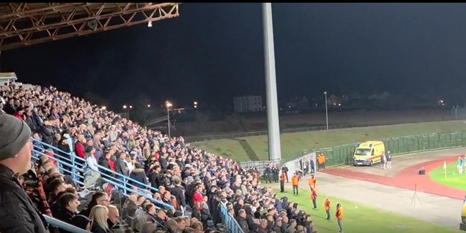 VIDEO Za naježiti se: Torcida i navijači 'bijelih' za zapada skandirali staru Hajdukovu pjesmu