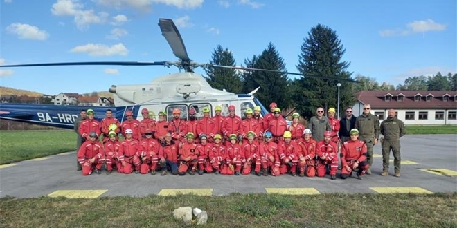| Autor: MUP RH FOTOGALERIJA Obuka MUP-a i HGSS-a za helikoptersko spašavanje