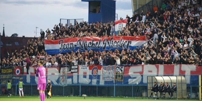 VIDEO: Torcida podigla poruku u čast vukovarskom heroju, uslijedilo je skandiranje 'za dom spremni'