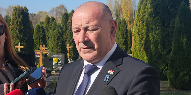 Ministar Medved: Iako je imao mogućnost napustiti opkoljeni Vukovar, ostao je ovdje. Hvala mu!