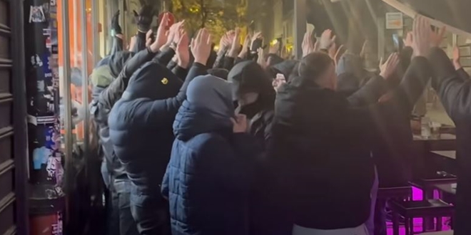 VIDEO Pedesetak maskiranih muškaraca došlo pred Srpski kulturni centar u Zagrebu