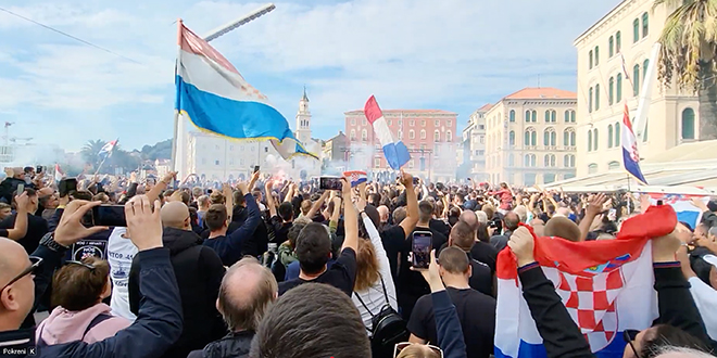 VIDEO Thompsonov hit pjeva se na prosvjedu, pogledajte...