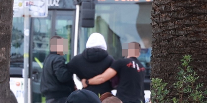 Priveden muškarac s fantomkom na Rivi, upotrijebljena i sredstva prisile