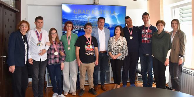 FOTO Kaštela slave svoje junake: Održan prijem za plivače Udruge tjelesnih invalida Kaštela