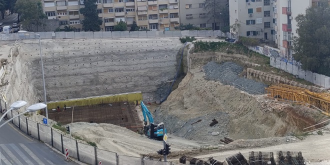 UPALILI STROJEVE Nastavili se radovi na Small Mallu, investitor dobio novu prometnu suglasnost