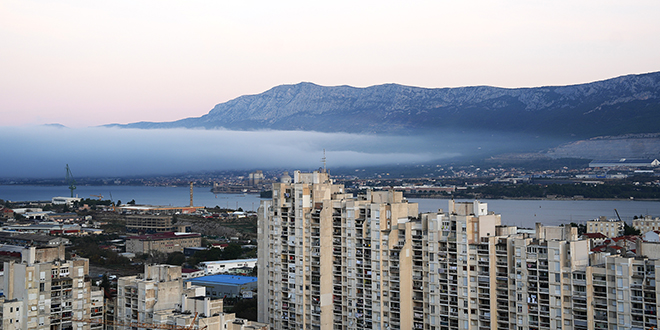 VIDEO Maglovito jutro u okolici Splita: Rijetka pojava na području Dalmacije