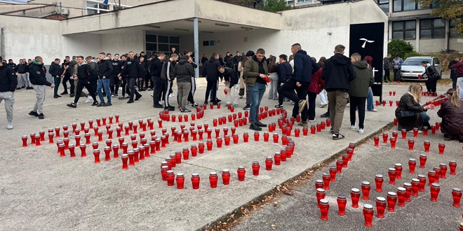 Sinjski srednjoškolci obilježili Dan sjećanja na žrtvu Vukovara i Škabrnje