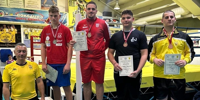 TOMISLAV JAPIRKO ZLATNI U SOLUNU Torcida sigurno prema novoj tituli u Hrvatskoj boksačkoj ligi