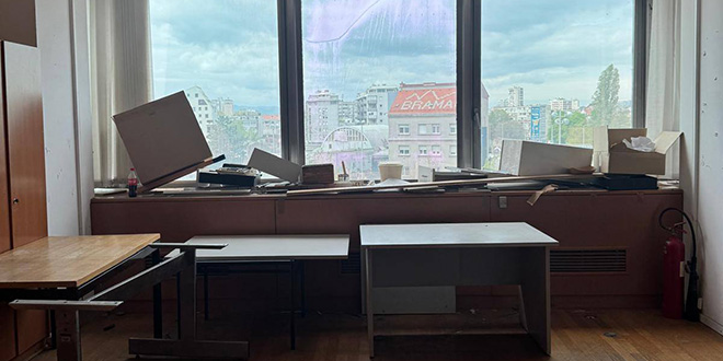 Selak Raspudić objavila fotografije iz Vjesnikova nebodera: Simbol Zagreba nije uništio požar, on je odavno uništen nebrigom vlasti