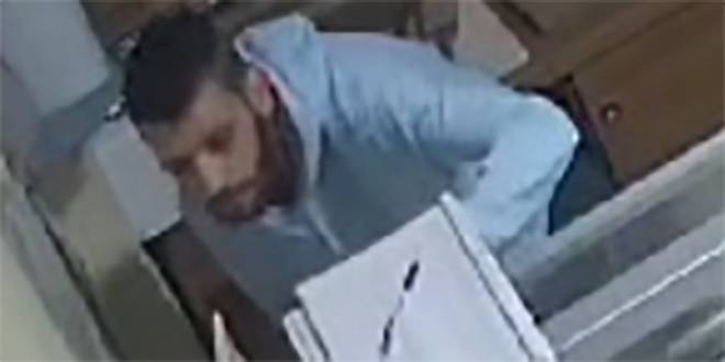 Splitska policija traži muškarca s fotografija, prepoznajete li ga?