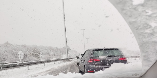 Zatvorena brza cesta u smjeru Solin - Klis zbog uklanjanja više vozila