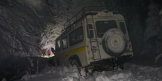 Iza HGSS-ovaca neprospavana noć: Planinari ignorirali savjete i molbe, zapeli u snijegu